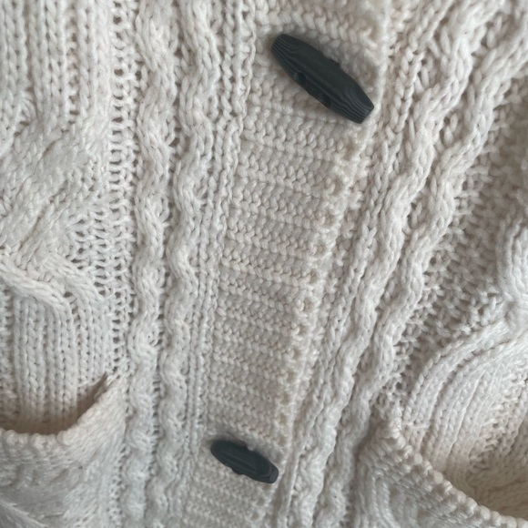 American Eagle Outfitters Cable Knit Cardigan Shawl Collar Pockets Cream XS/S‎ - Picture 9 of 10